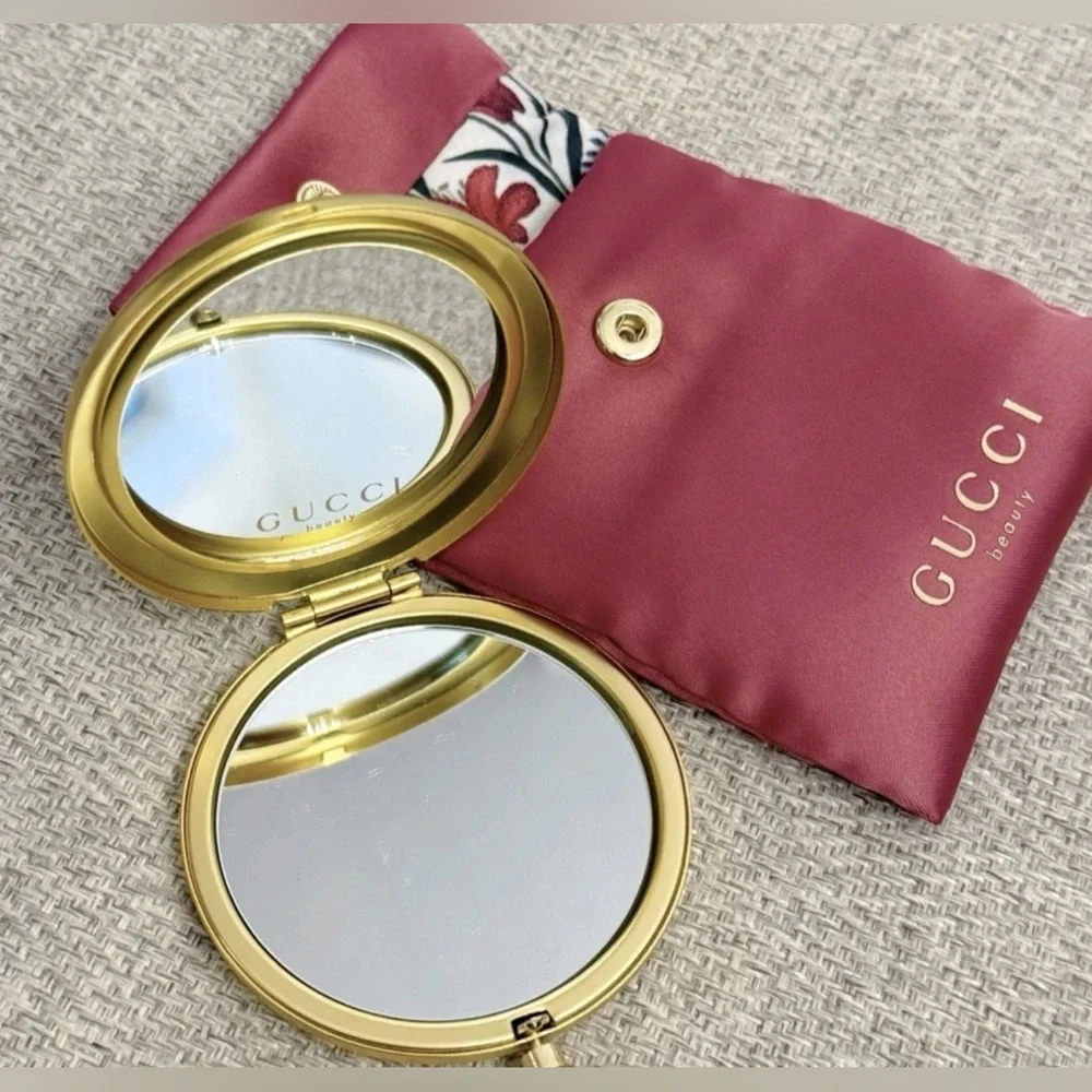 Gucci Beauty Floral Gold Compact Mirror with Beauty Promo Snap Gift Pouch - New! - Picture 6 of 8